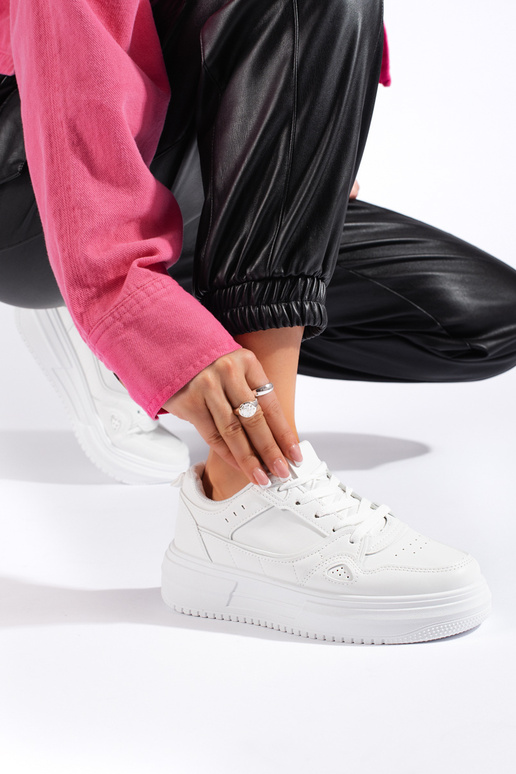 witte sneakers model schoenen witte sneakers model schoenen
