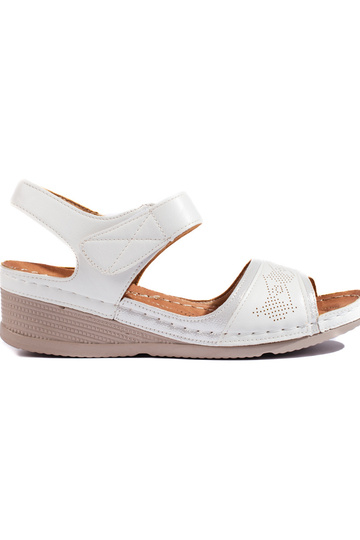 witte sandalen