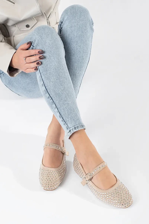 Keine Ballerinas für Damen verfügbar