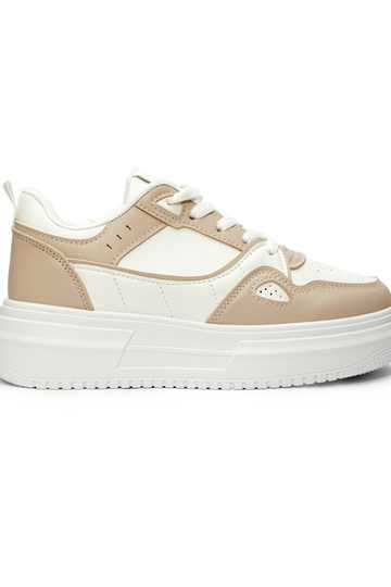 Wit-roze damessportschoenen...