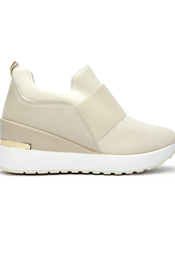 Chaussures modèle baskets...