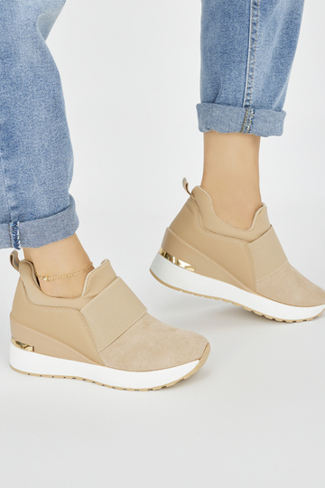 Chaussures modèle baskets... 2