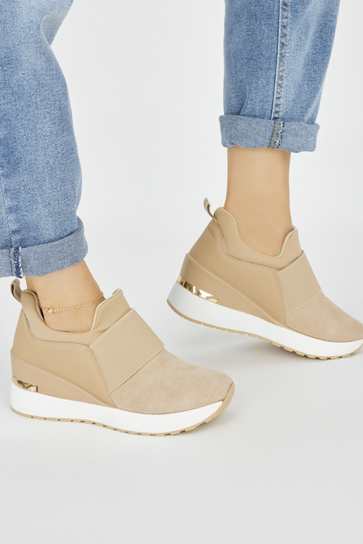 Braune Wildleder-Sneaker-Modellschuhe...