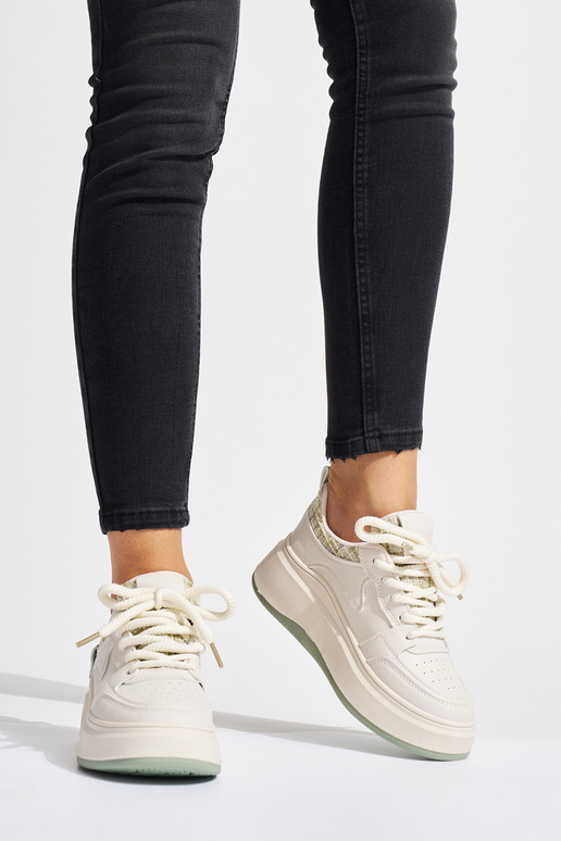 Dames zwarte Sneakers model schoenen... Dames zwarte Sneakers model schoenen...