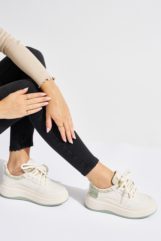 Dames zwarte Sneakers model schoenen... Dames zwarte Sneakers model schoenen...