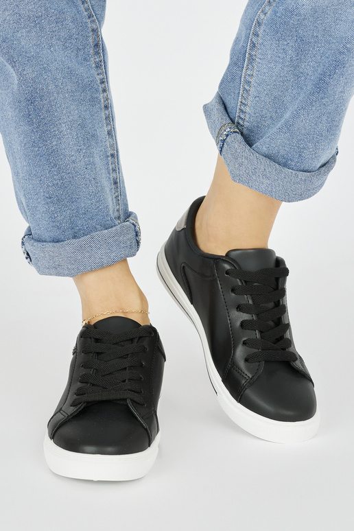 Klassisches Damen-Sportschuhmodell in...