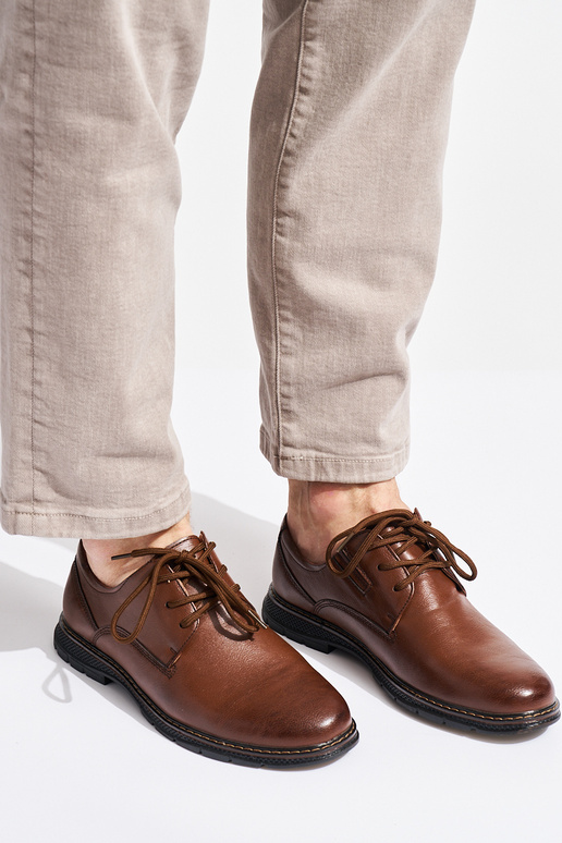 herenschoenen zijn vastgebonden