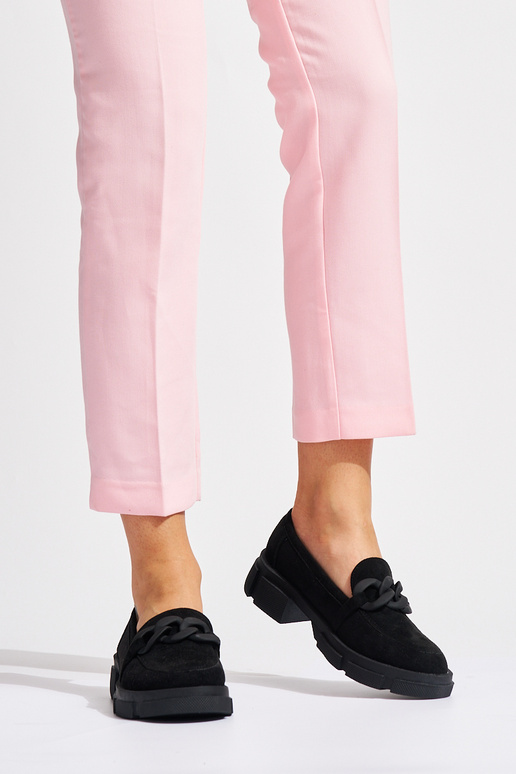 Mocassins femme noirs avec chaîne