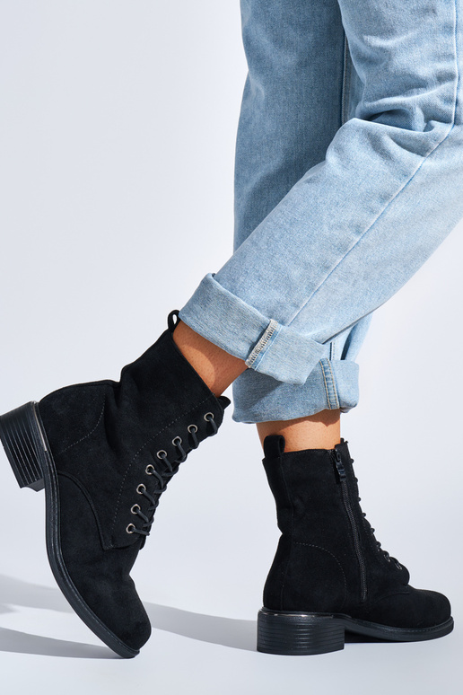 schwarze Damenschuhe mit niedrigem... schwarze Damenschuhe mit niedrigem...