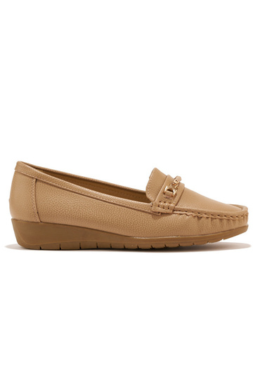 Beige Damenmokassins ze...