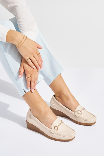 Beige Damenmokassins auf... 2