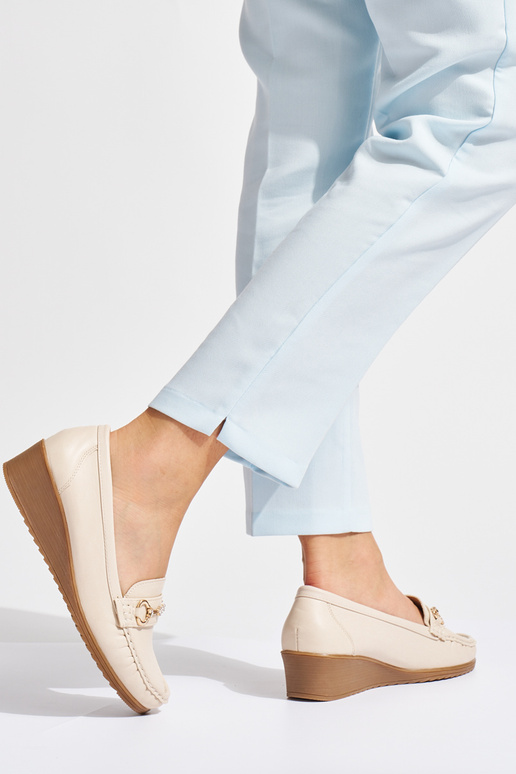 beige damesmocassins op sleehak met...