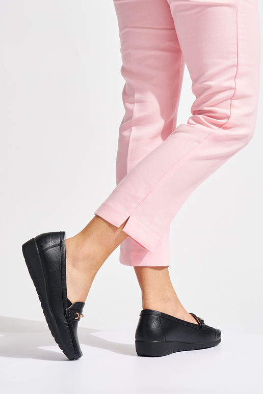 zwarte damesmocassins ze zdobieniem