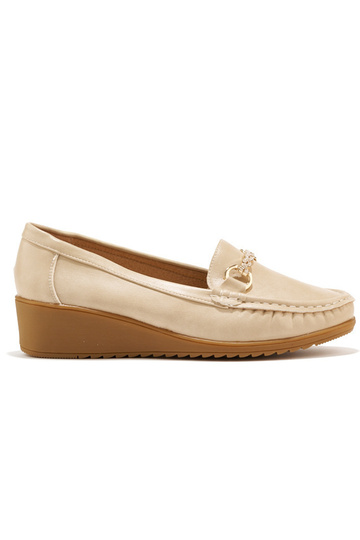 Beige Damenmokassins auf...