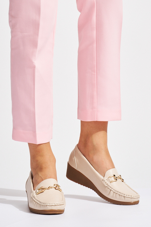 beige damesmocassins met gespen beige damesmocassins met gespen