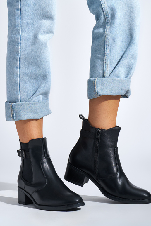 chaussures pour femmes noires sur un... chaussures pour femmes noires sur un...