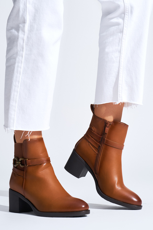 chaussures pour femmes marron sur le... chaussures pour femmes marron sur le...