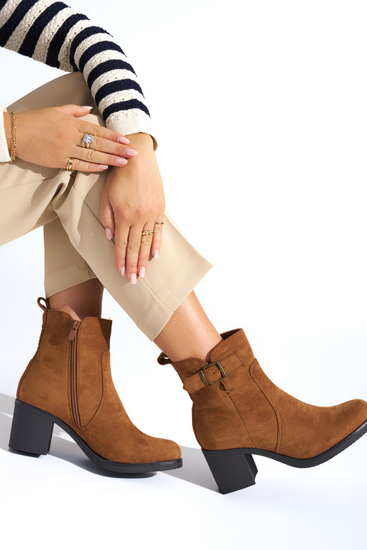 bruine damesschoenen op de hiel bruine damesschoenen op de hiel