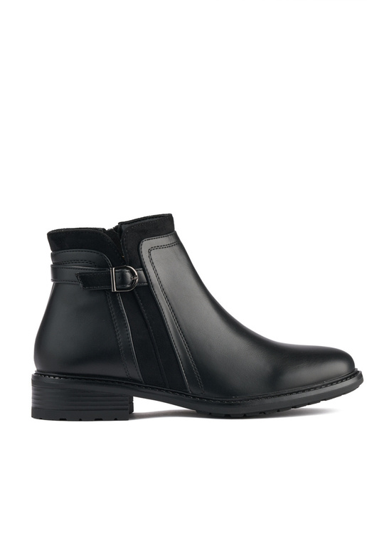 chaussures pour femmes noires sur un... chaussures pour femmes noires sur un...