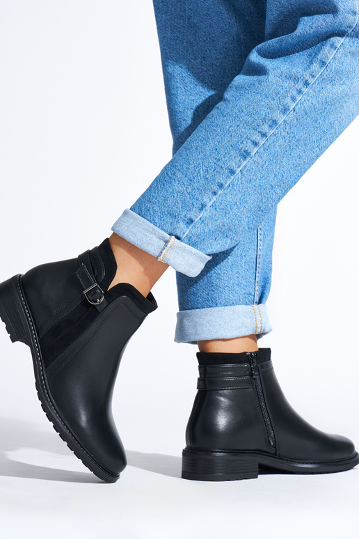 chaussures pour femmes noires sur un... chaussures pour femmes noires sur un...