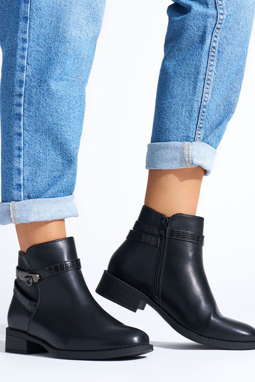 chaussures pour femmes noires sur un... chaussures pour femmes noires sur un...