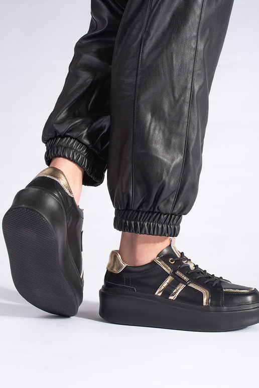 Chaussures modèle Sneakers en cuir...