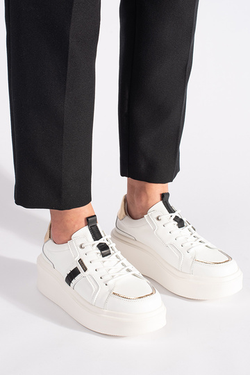 Chaussures modèle Sneakers... 2