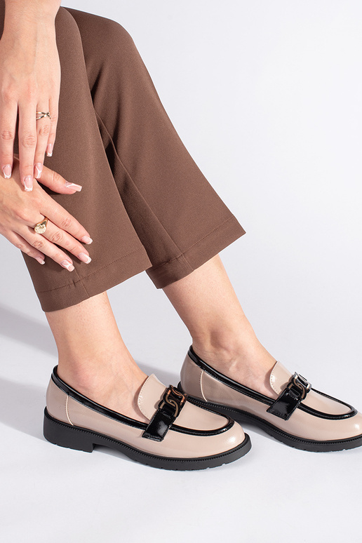 Beige lackiert Mokassins für Damen... Beige lackiert Mokassins für Damen...