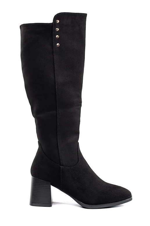 bottines en daim noires sur le talon