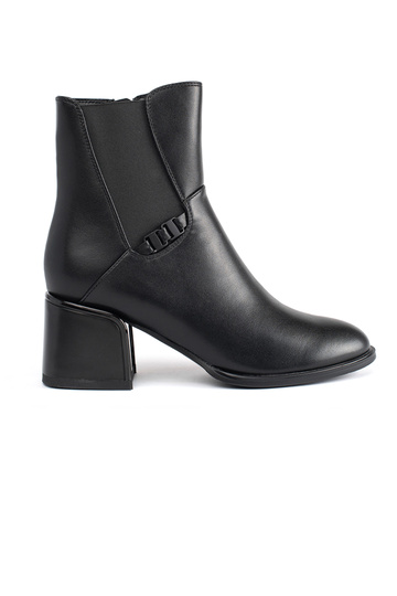bottes noires avec...