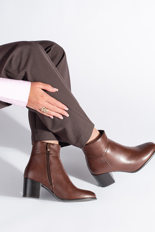 bottes marron par Sergio Leone