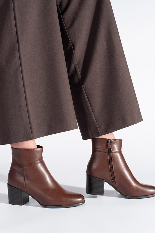 bottes marron par Sergio Leone