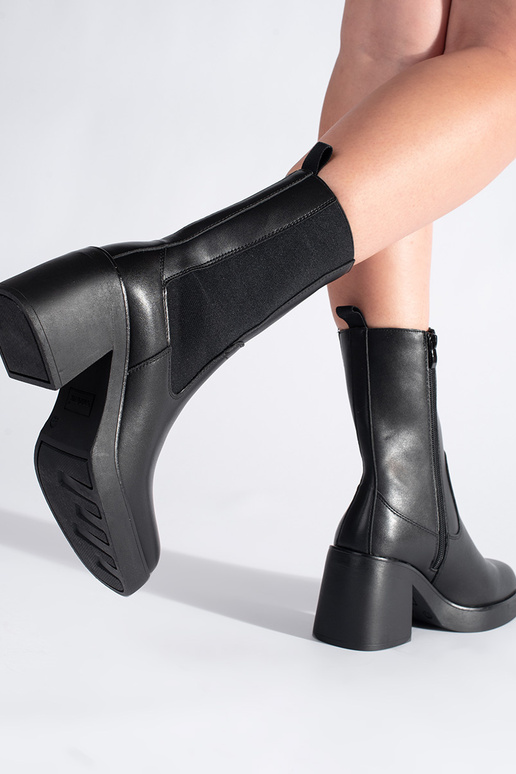 Bottines couleur noir Chelsea boots... Bottines couleur noir Chelsea boots...