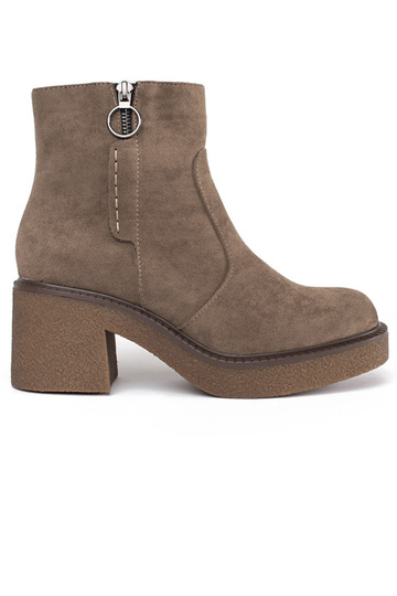 bottes en daim beiges par...