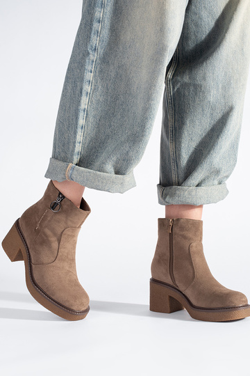 bottes en daim beiges par... 2