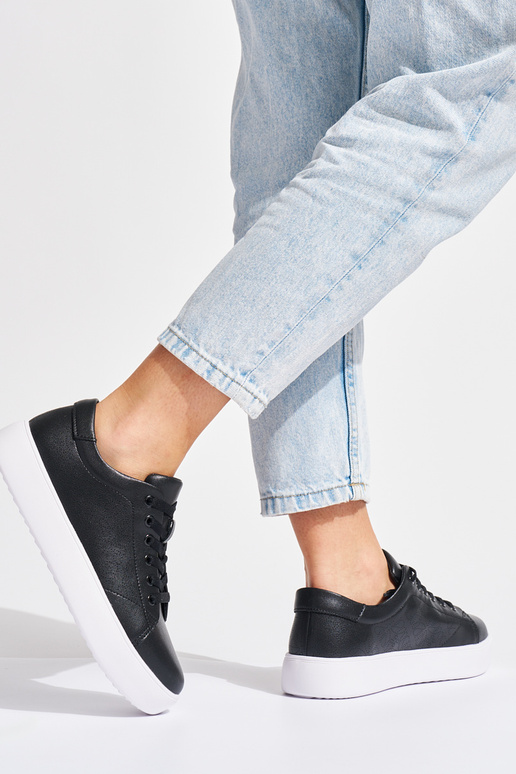 Schwarze Damen-Schnürschuhe aus Leder Schwarze Damen-Schnürschuhe aus Leder