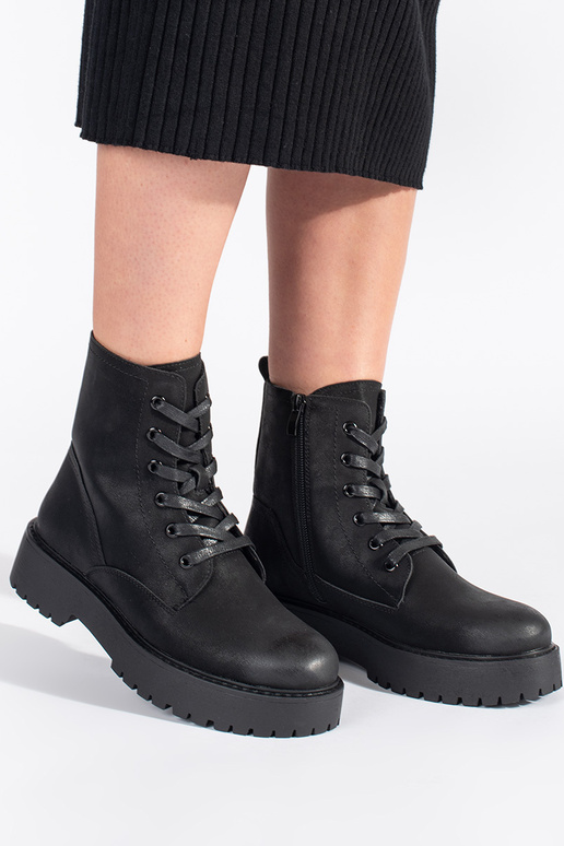 couleur noire bottes avec une... couleur noire bottes avec une...