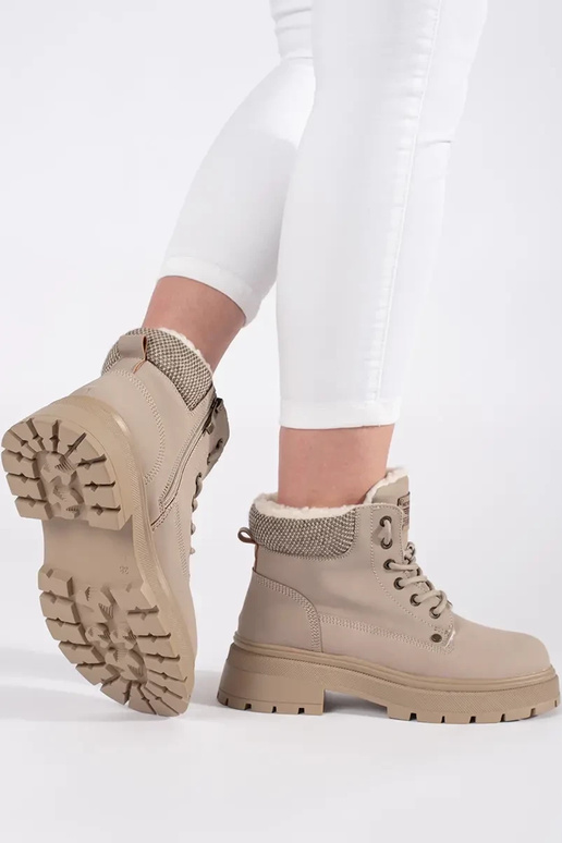 beige isoler bottes