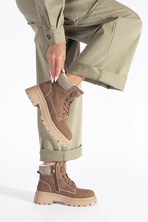 marron isoler bottes