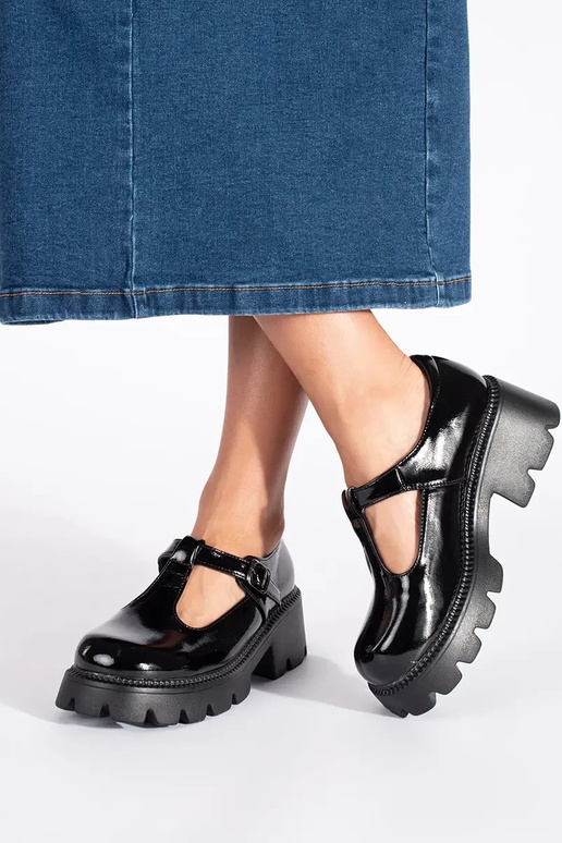 couleur noire laqué chaussures de...