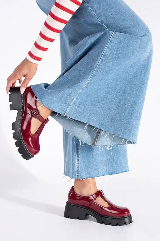 Bourgogne laqué chaussures de femme...