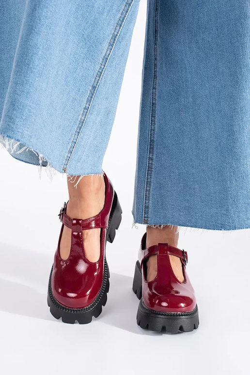 Burgund lackiert Frauen Schuhe mit...