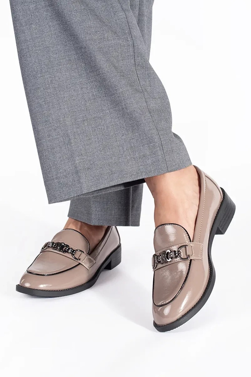 avec effet vernis beige mocassins...