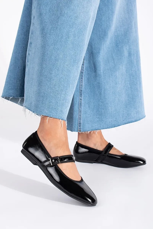 couleur noire laqué ballerines