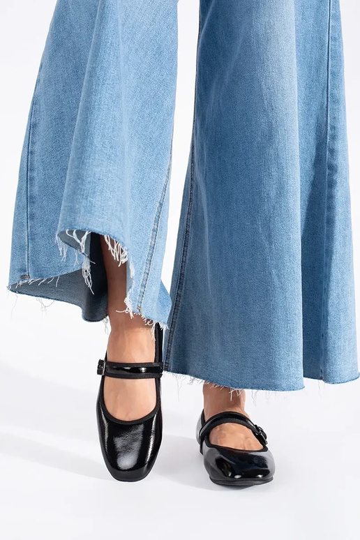 couleur noire laqué ballerines