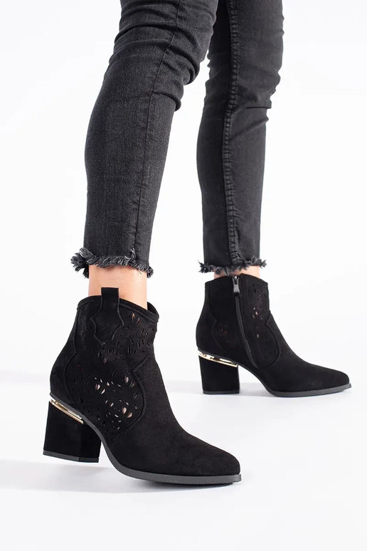 couleur noire ajouré des bottes de... couleur noire ajouré des bottes de...