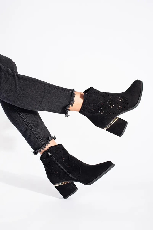 couleur noire ajouré des bottes de... couleur noire ajouré des bottes de...