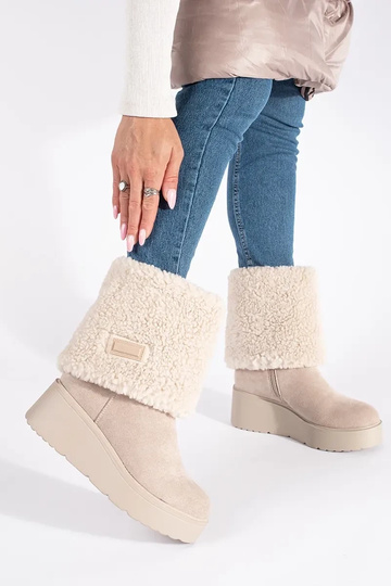 Bottines beiges isolées... 2