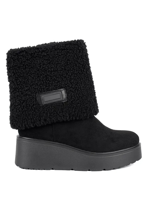 zInart geïsoleerd dames laarzen op...