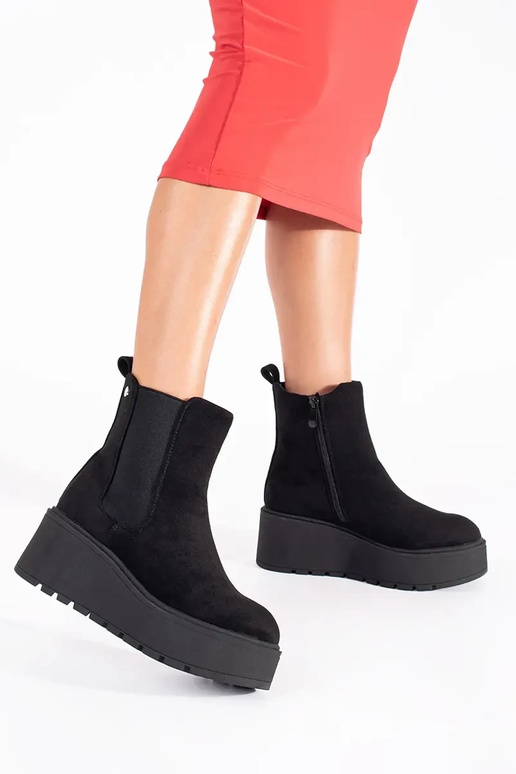 couleur noire en daim Bottines... couleur noire en daim Bottines...